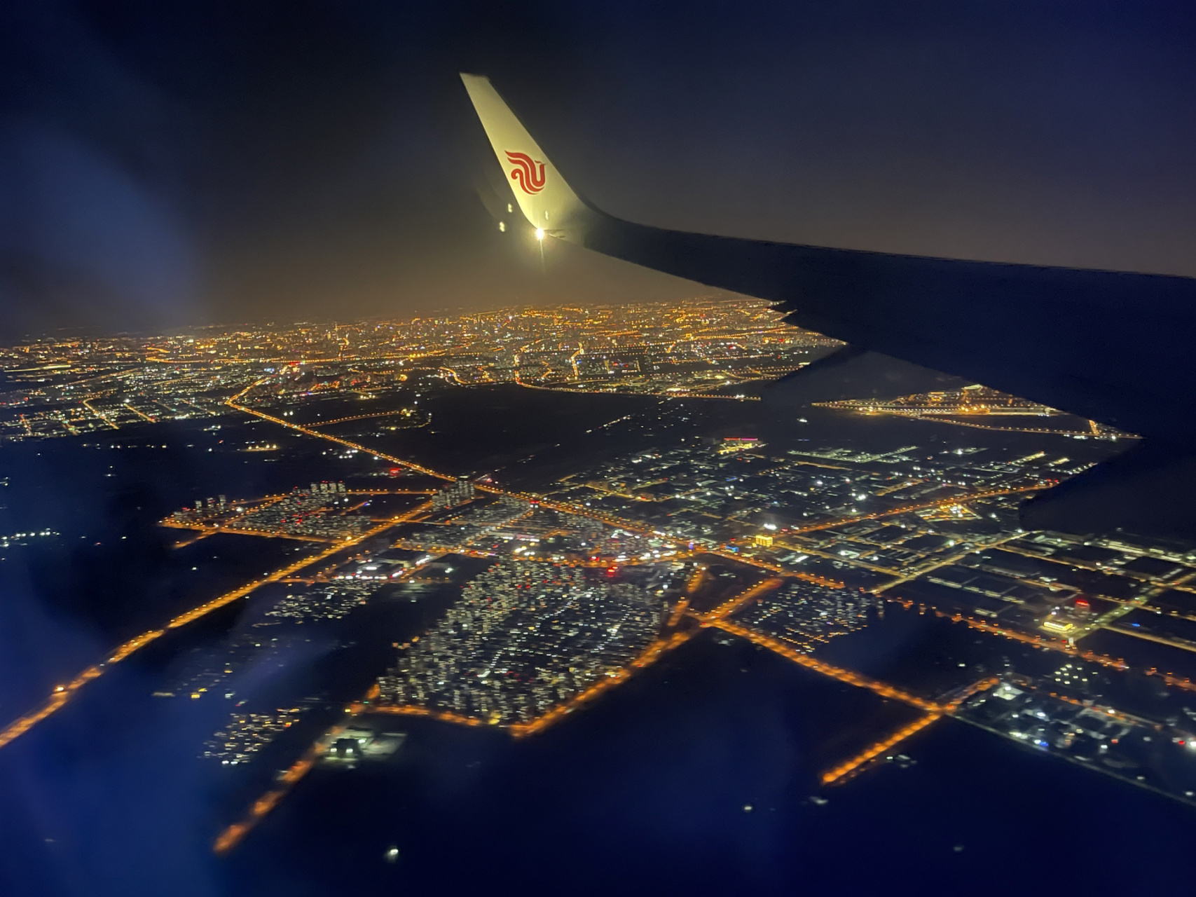 飞机夜景鸟瞰图片