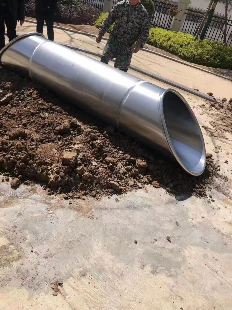 儿童游乐设施不锈钢钻洞滑滑梯 不锈钢钻洞土坡的安装,大型滑滑梯的