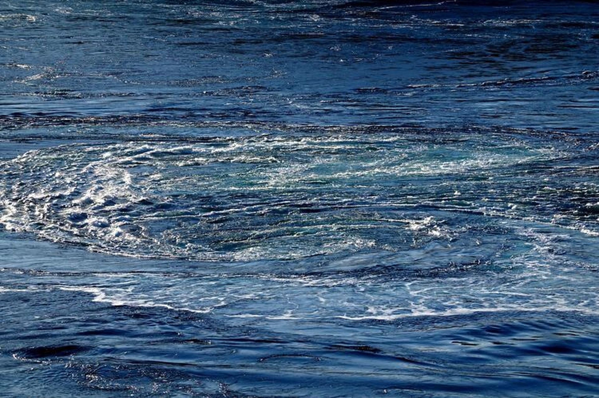 【鲸探之最】19 世界最强海水旋涡 海水旋涡,是一种很神奇的自然现象