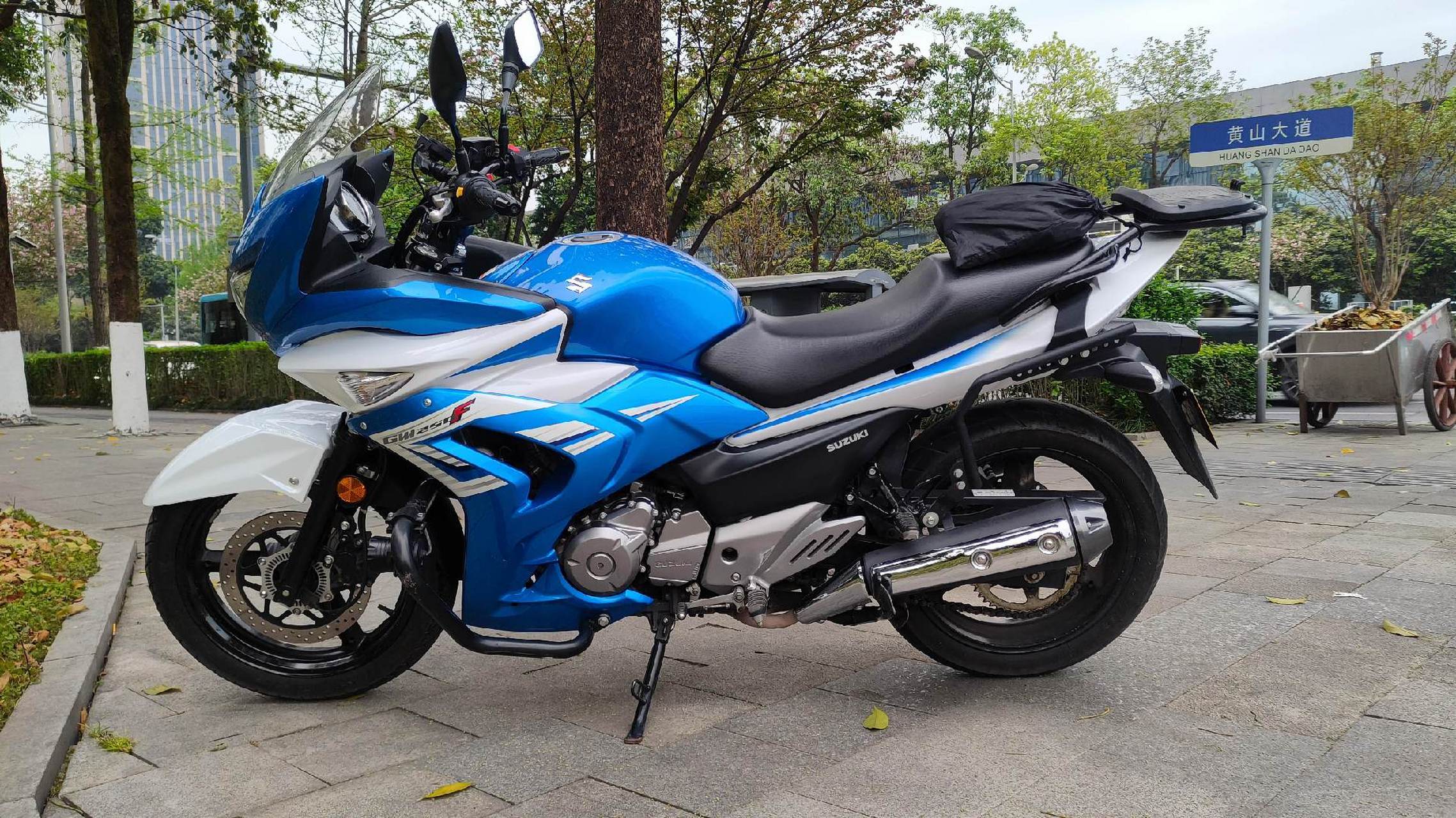 爱摩托爱生活  豪爵铃木牛逼,成色巴适得板呀!