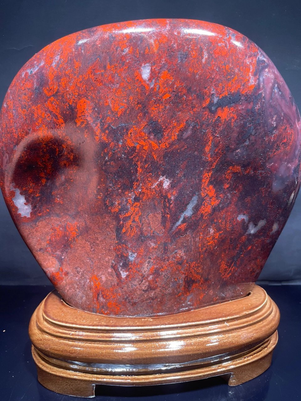 桂林鸡血玉原石摆件 鸡血玉原石摆件,全红,大红袍,整块无裂无沙眼