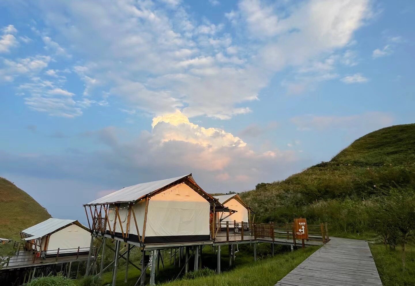 湘西龙山八面山游玩攻略 星空帐篷 小木屋