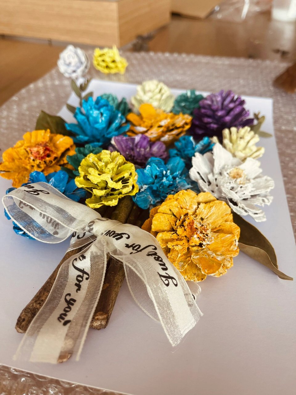 松塔花相框9815      花了一下午的时间动手完成的松塔花相框摆件