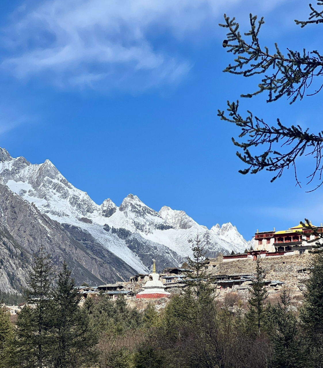 在格聂神山下的千年古刹6015 07冷古寺,位于甘孜州理塘县格聂镇