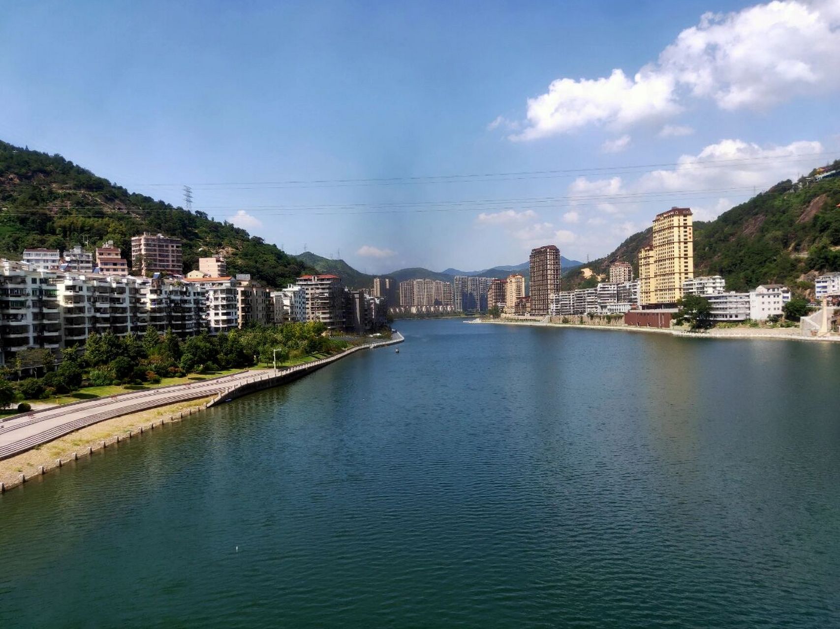 全国房价最贵的县 这是青田县县城鹤城镇.