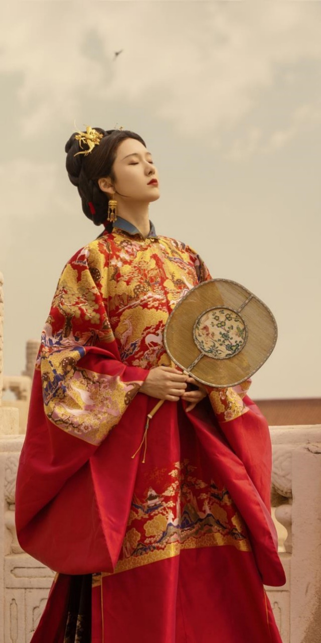 王子璇古风唯美壁纸写真图集:山间午后,塞外古城,灵动的古装美人.