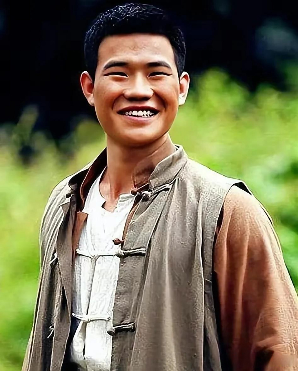 近日,"嘎子哥"谢孟伟在直播中爆料,两个月前,华表奖官方的工作人员就