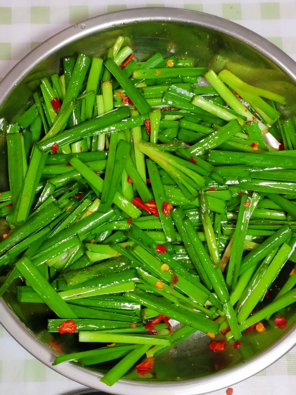 韭菜的新吃法|凉拌生韭菜,开胃爽口 在小姨家吃到这道凉拌生韭菜,味道