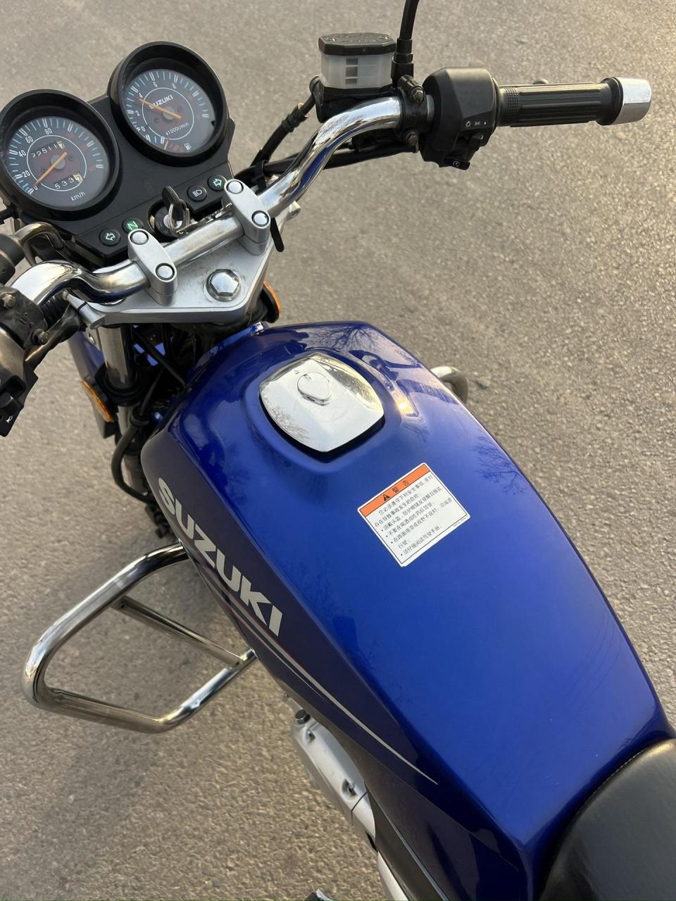 运动版铃木钻豹125,经典再现,整车全原装,发动机声音纯净,没挂牌,原车