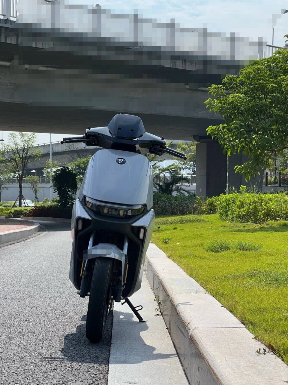 先给大家介绍一下这款电动车吧!