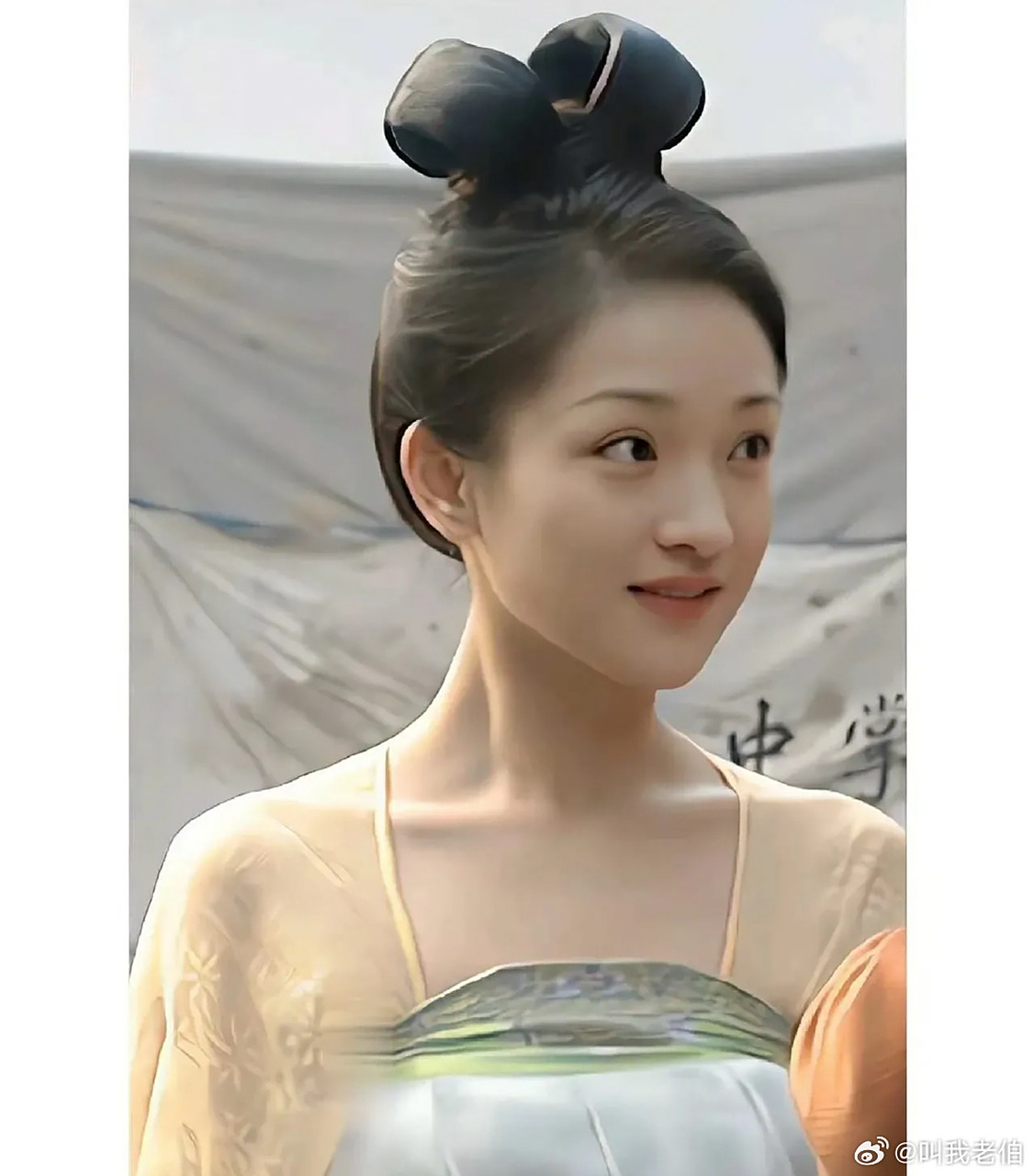 周迅太平公主时候 ,头上耳朵脖子上一点装饰都没有,还美成这样