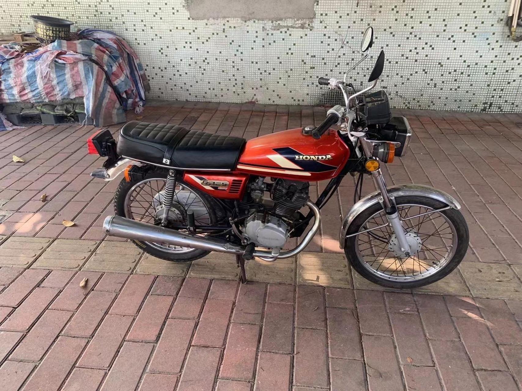 92年三代花猫本田cg125. 原车原版原漆全部都是原车极品车况.