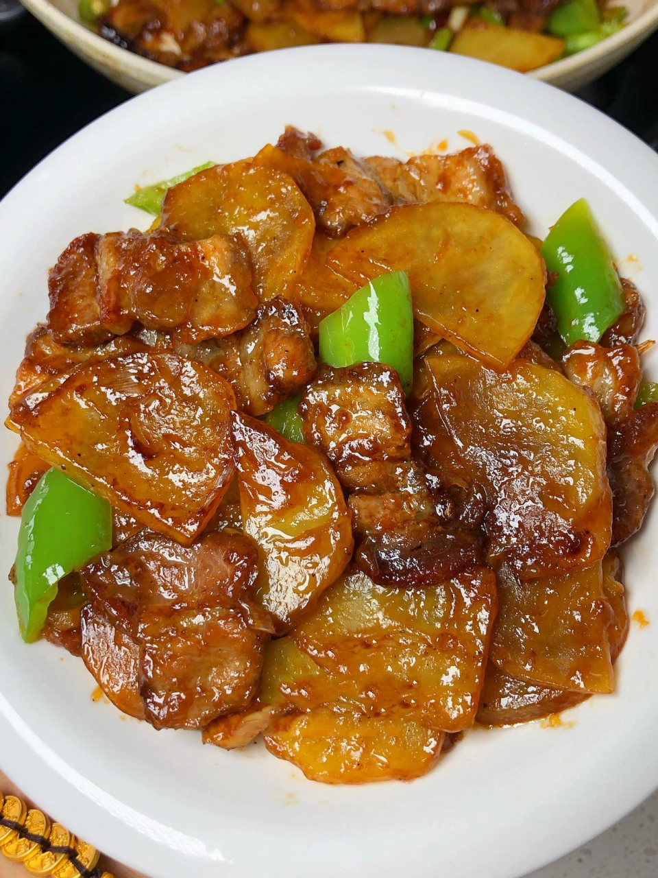 土豆片炒肉太好吃了,我一口气干了三碗饭!