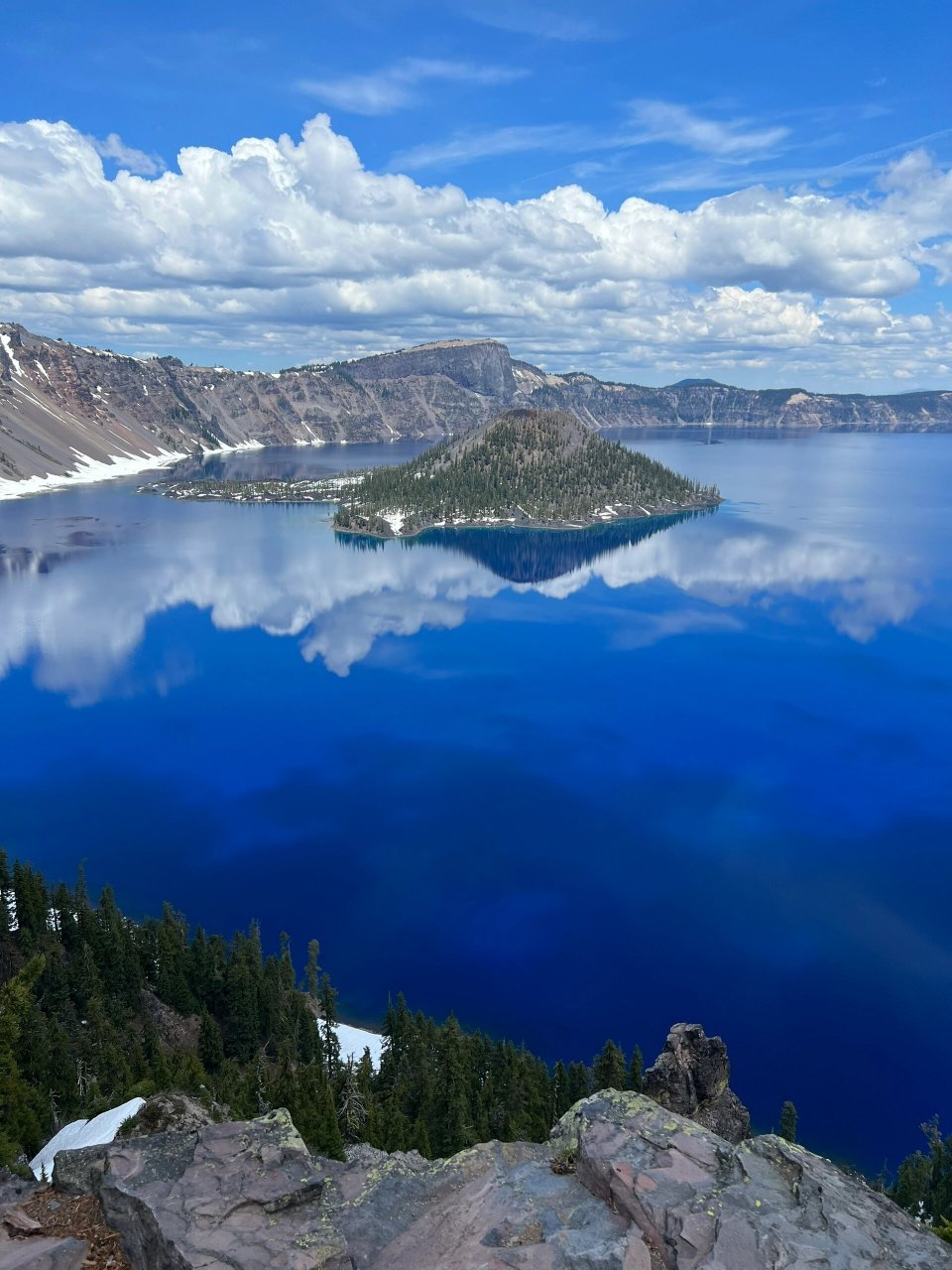 火山湖国家公园 crater lake national park 6月的火山湖北门被大雪