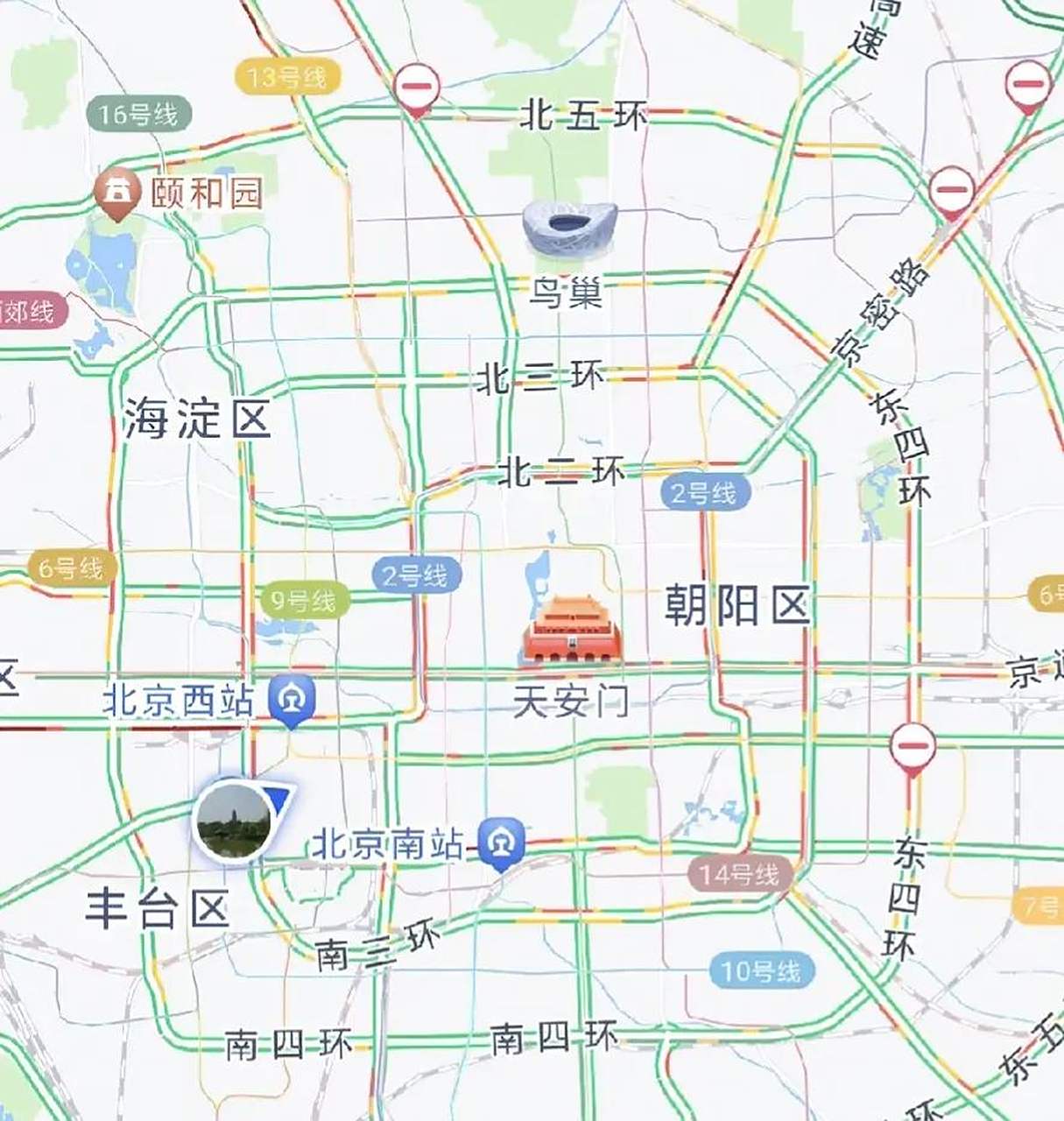 一,那时的北京内外城护城河还是完整闭环的.