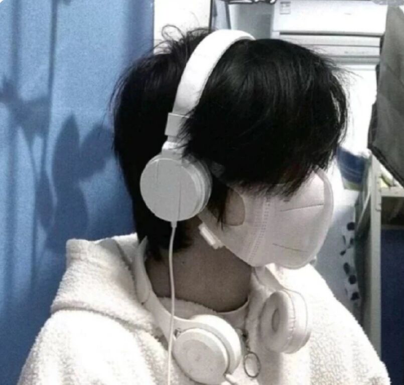 13岁好看男生头像
