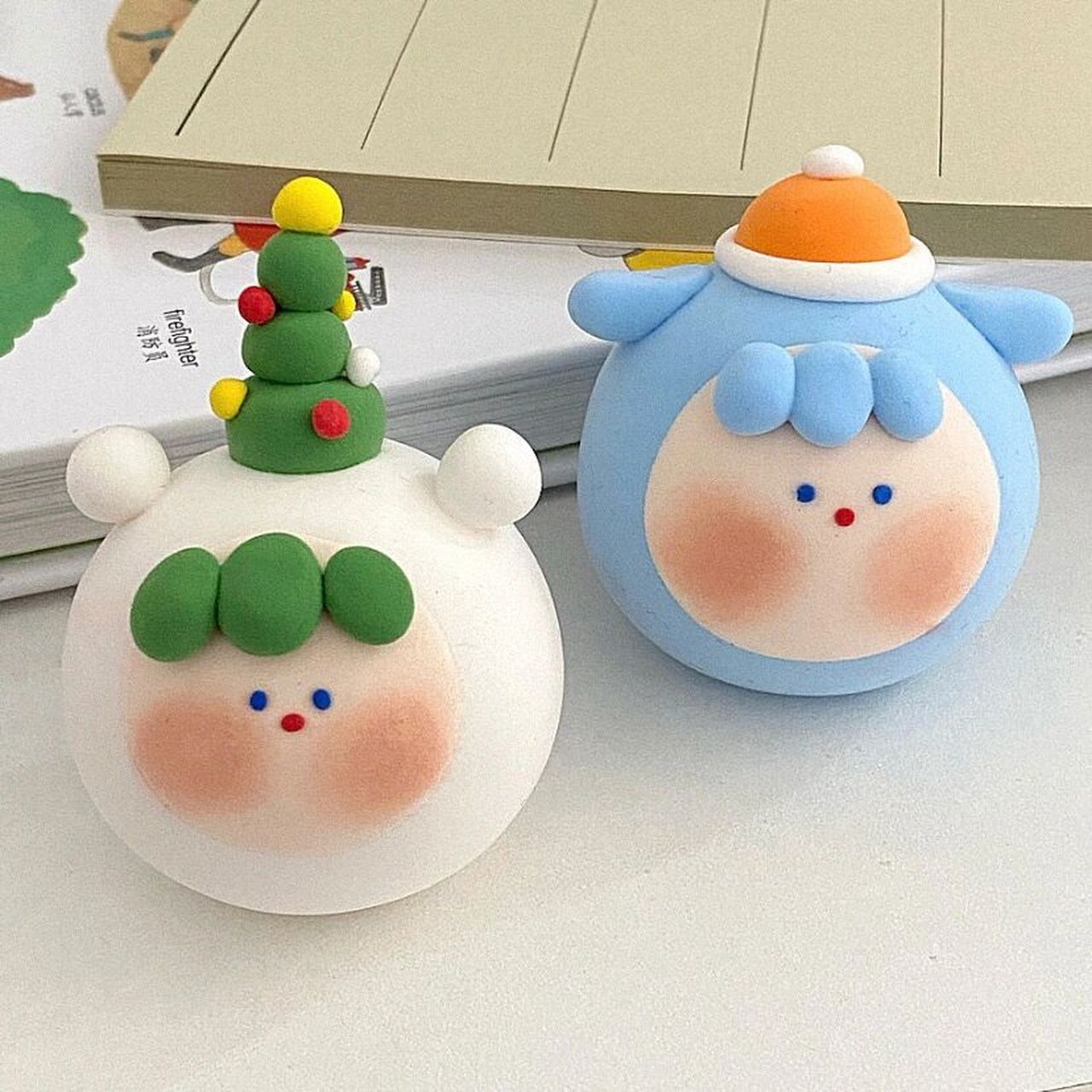 边听歌边捏黏土时间过得超级快看到一桌子这么可爱的小球球心情也会