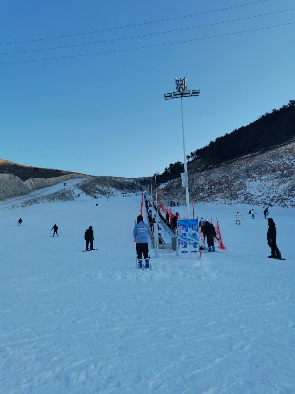 长治亚布洛尼滑雪场图片