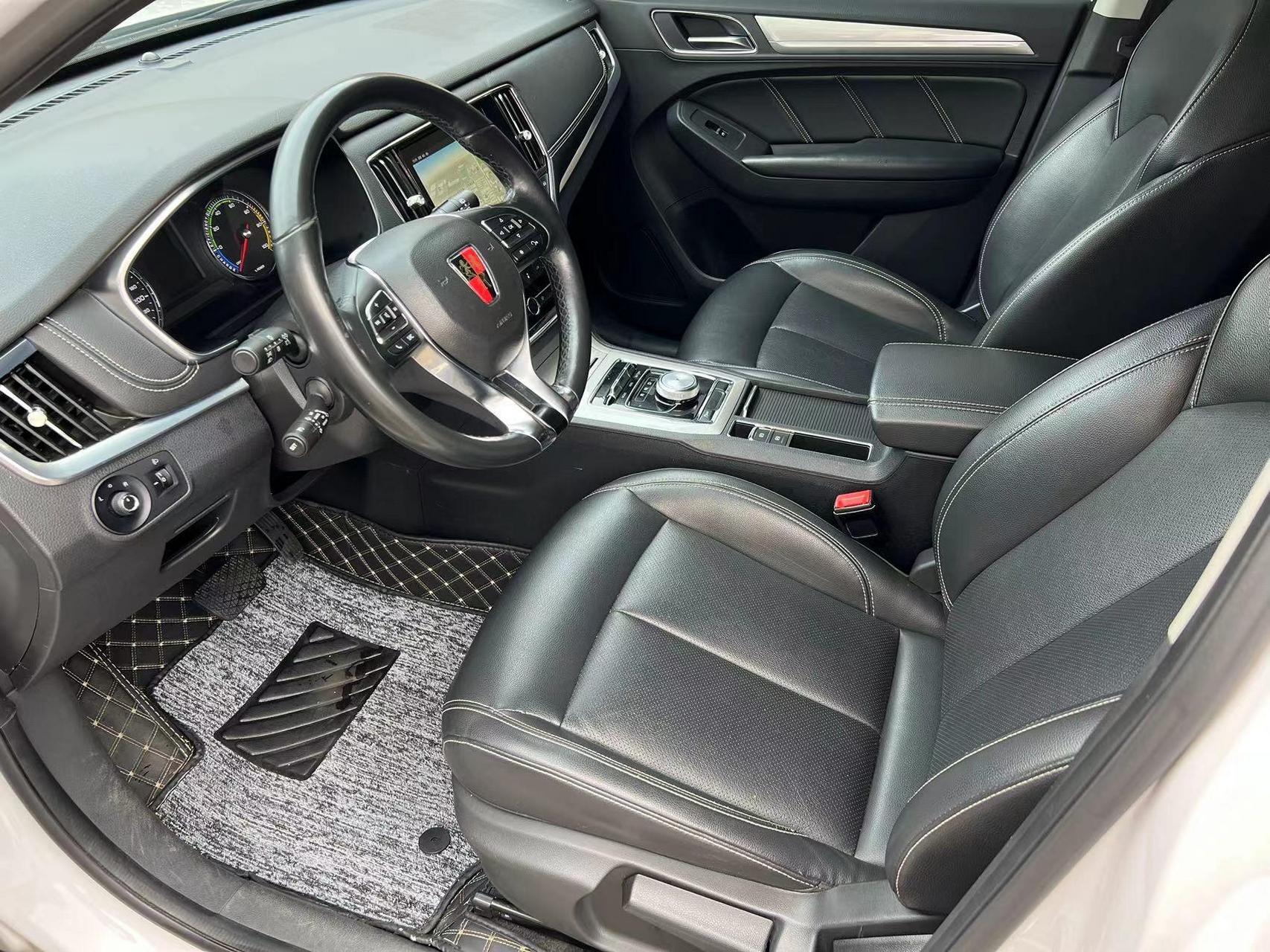 新到17年荣威erx5ev400 带大屏导航 纯电练航320km 新车指导价19.