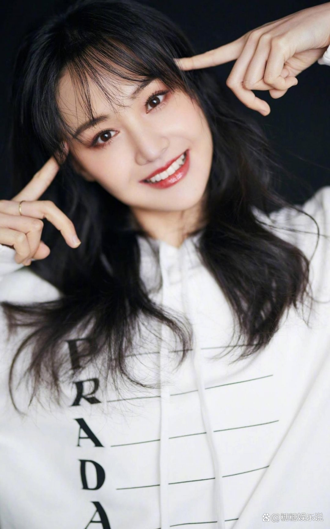 网友们热议,郑爽作为公众人物,应更注重法律义务,维护自己的社会形象