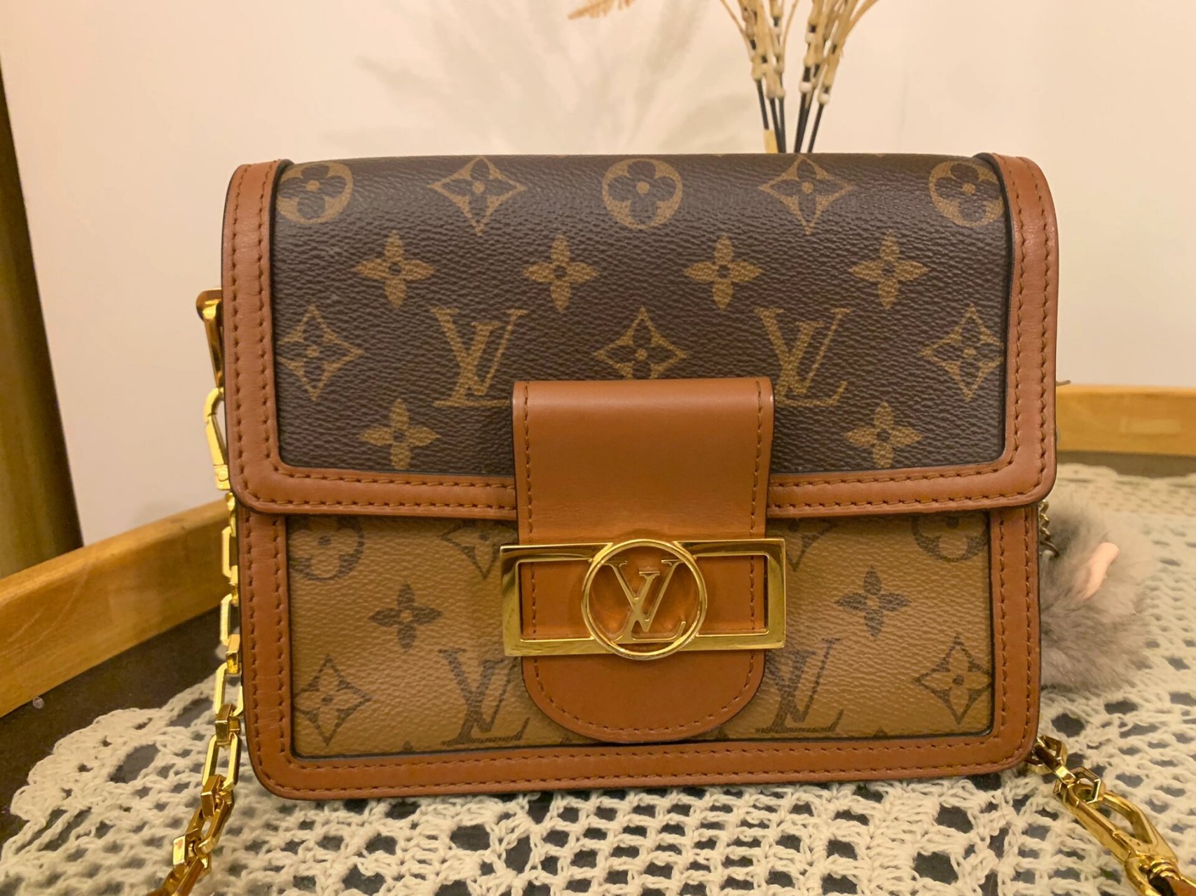 lv 达芙妮 mini  vuitton/路易威登 lv 达芙妮 mini包 个人觉得lv最