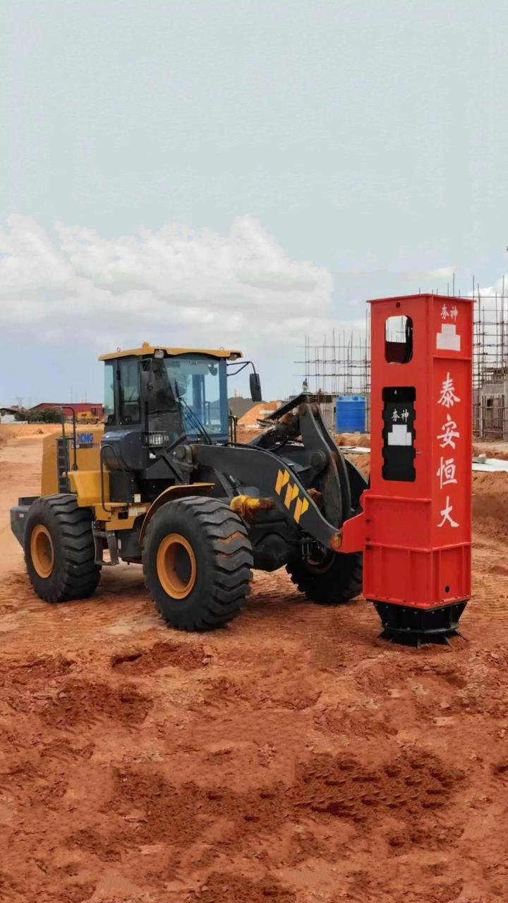 高速液压夯实机也叫"挖机液压夯","铲车液压夯","冲击夯实机","液压