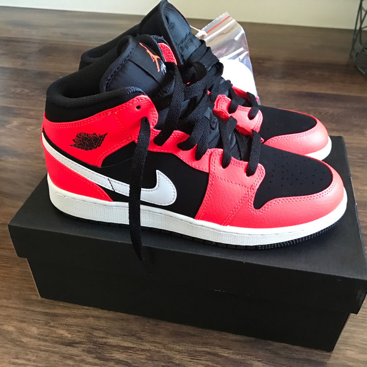 空中飞人  air jordan# 我的aj 昨天晚上拉着老公去商场散步,结果在