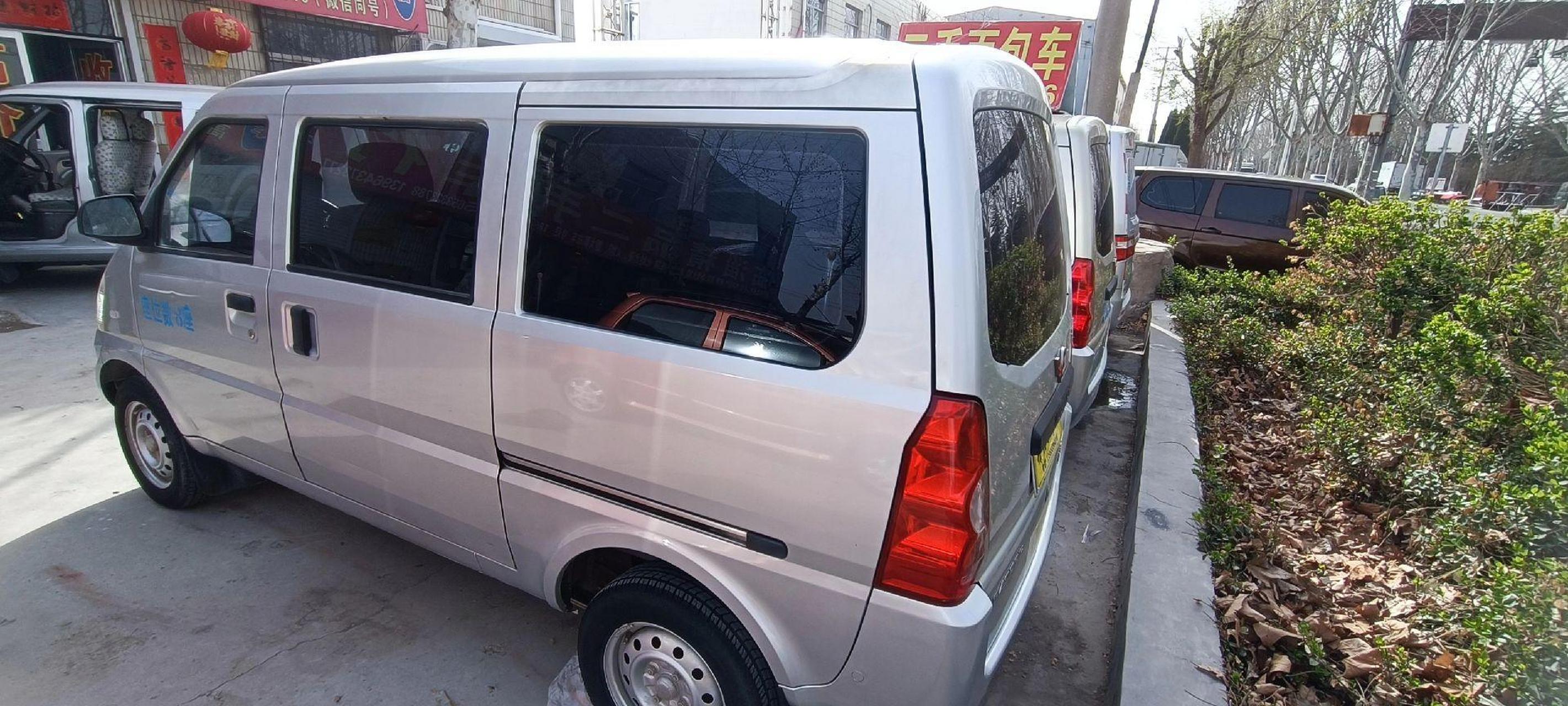 2012年五菱荣光,八座,个人一手车,车况板正,价格便宜,拉人拉货首选