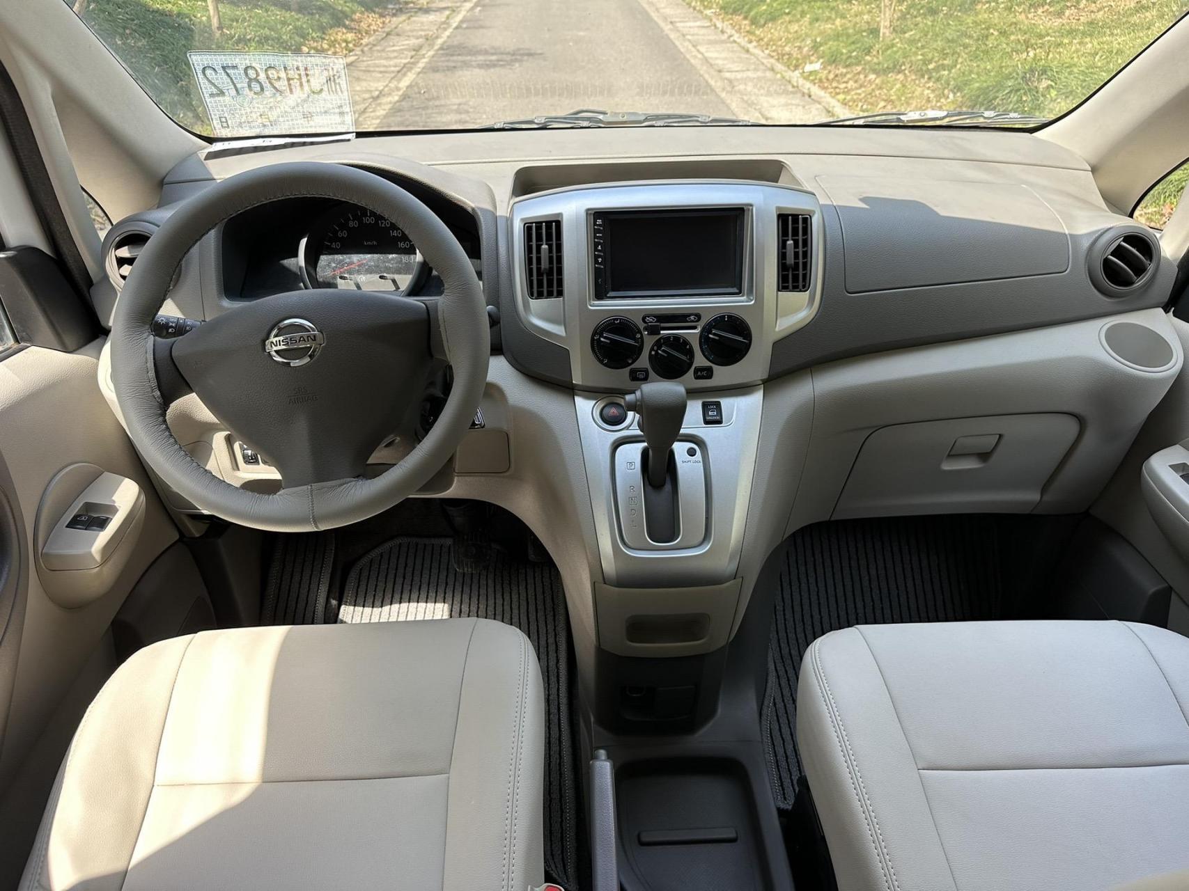 18年12月尼桑nv200自动挡面包车一手车,6.5万公里