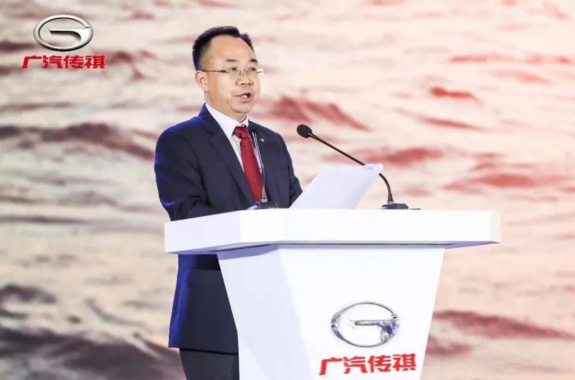 据悉,广汽乘用车总经理张跃赛将赴任合创汽车,任总裁一职,看来这家被