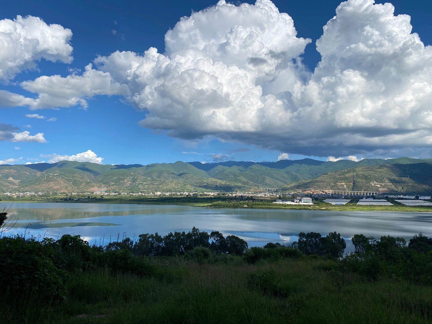 云南9大湖泊之程海,中国唯一天然螺旋藻湖泊 来云南十年,从来没有来过