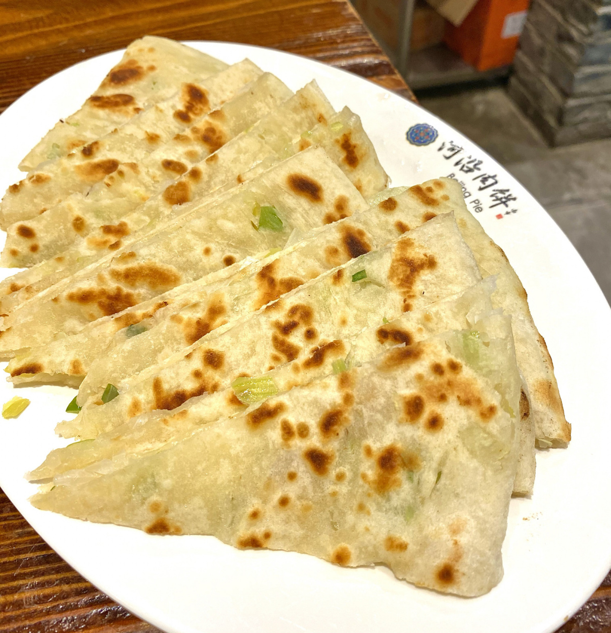 前门大街|河沿肉饼 93河沿肉饼 61 店就在天安门广场对面,和前门