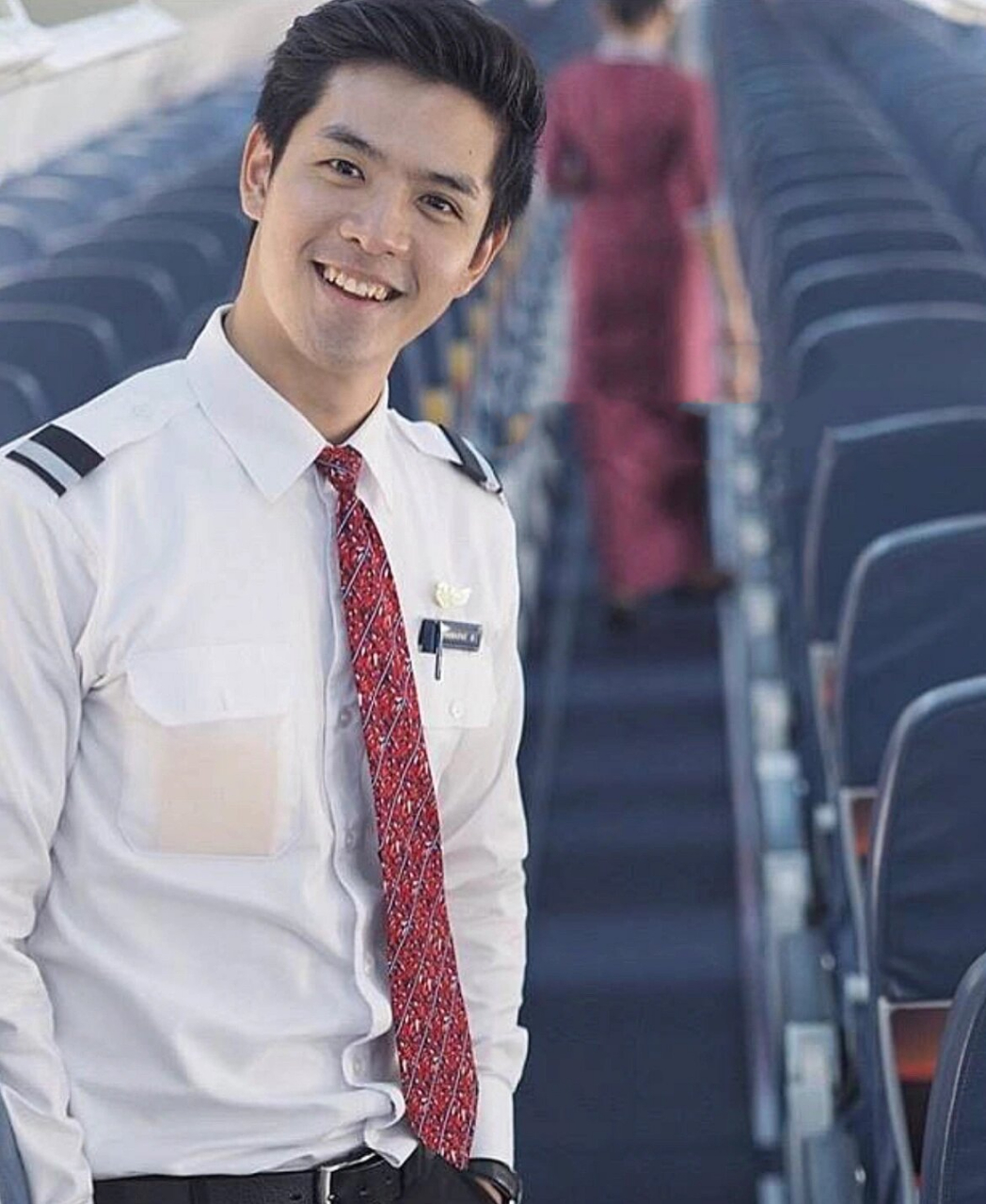 film-踏入演艺圈前曾是泰国狮航空少 正式踏入演艺圈前曾担任泰国狮航