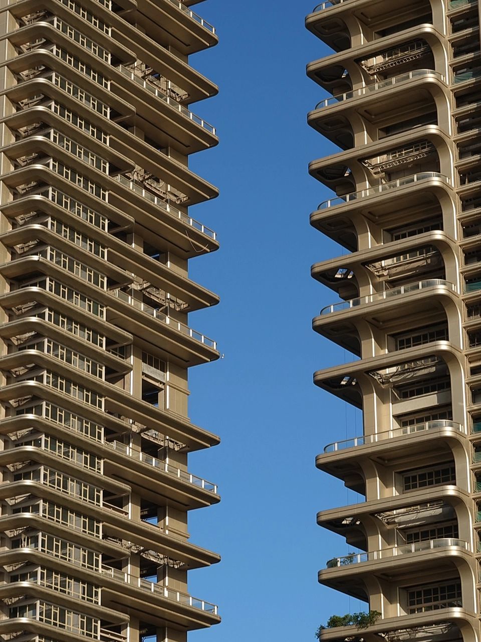 据说是厦门最贵的楼 第一次从建业路去思北的时候就被它的外观吸引了