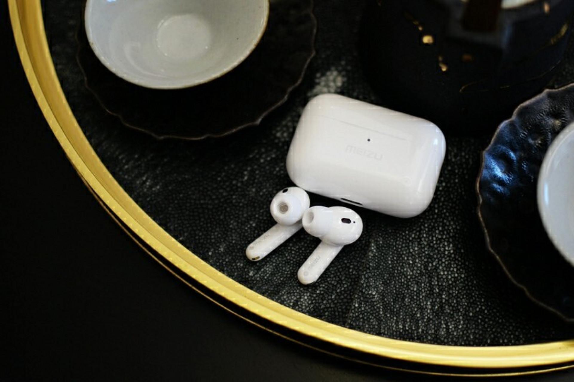 魅族 pop pro 入耳式无线耳机.