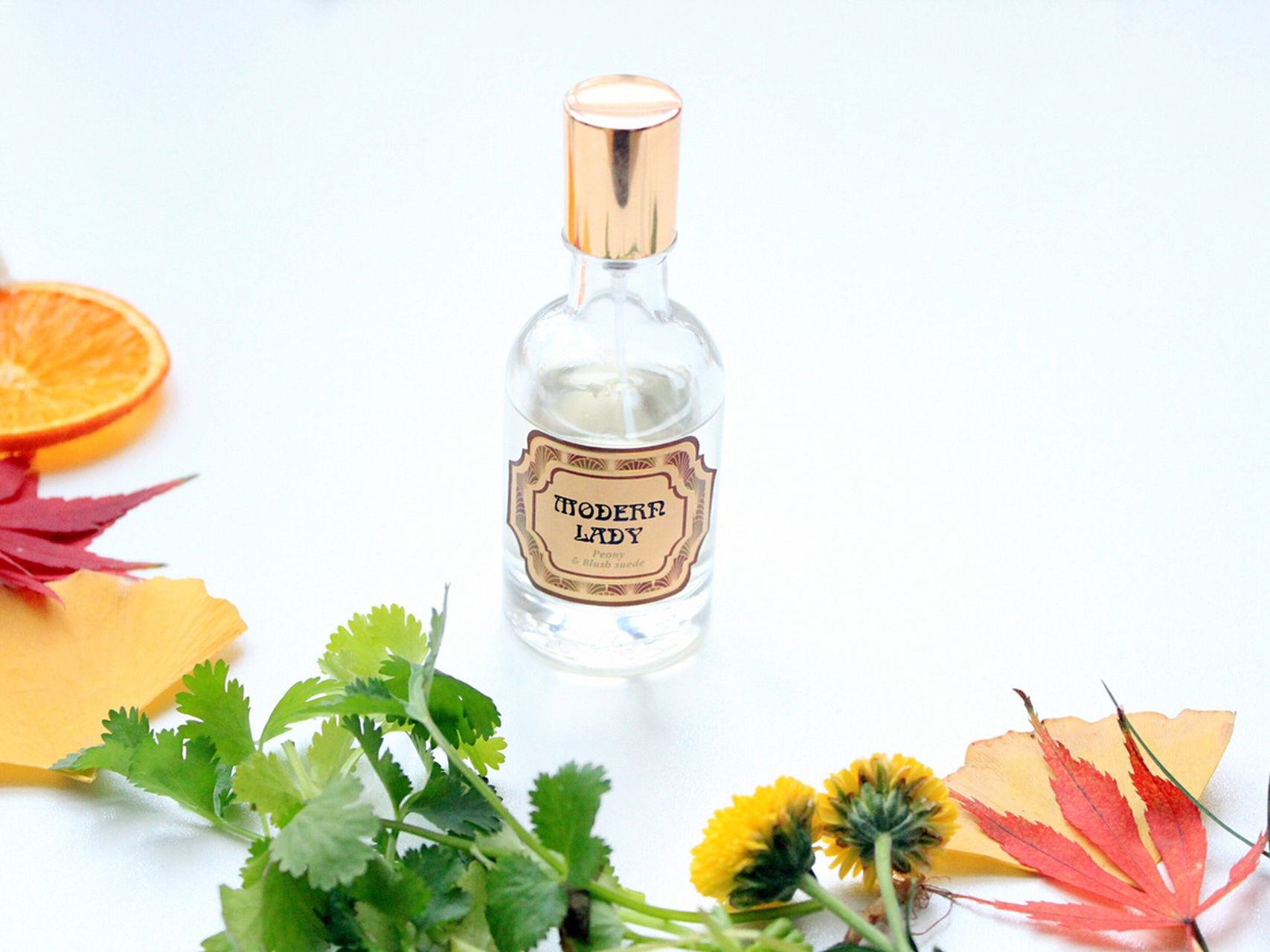 摩登红人,上海的牌子,实体店也有 外包装上都是30年代的上海挂历女郎