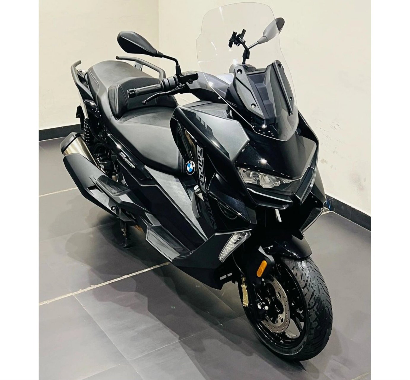 宝马小踏板——bmw c400gt 宝马以其卓越的电控系统而闻名,不论是跑车