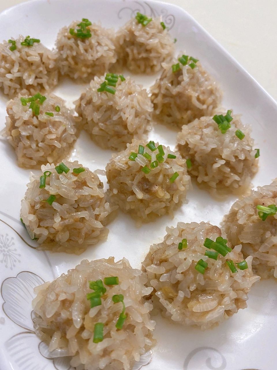 鲜嫩多汁的珍珠肉丸子78手残党也能做的硬菜 这道糯米肉丸子,美味软