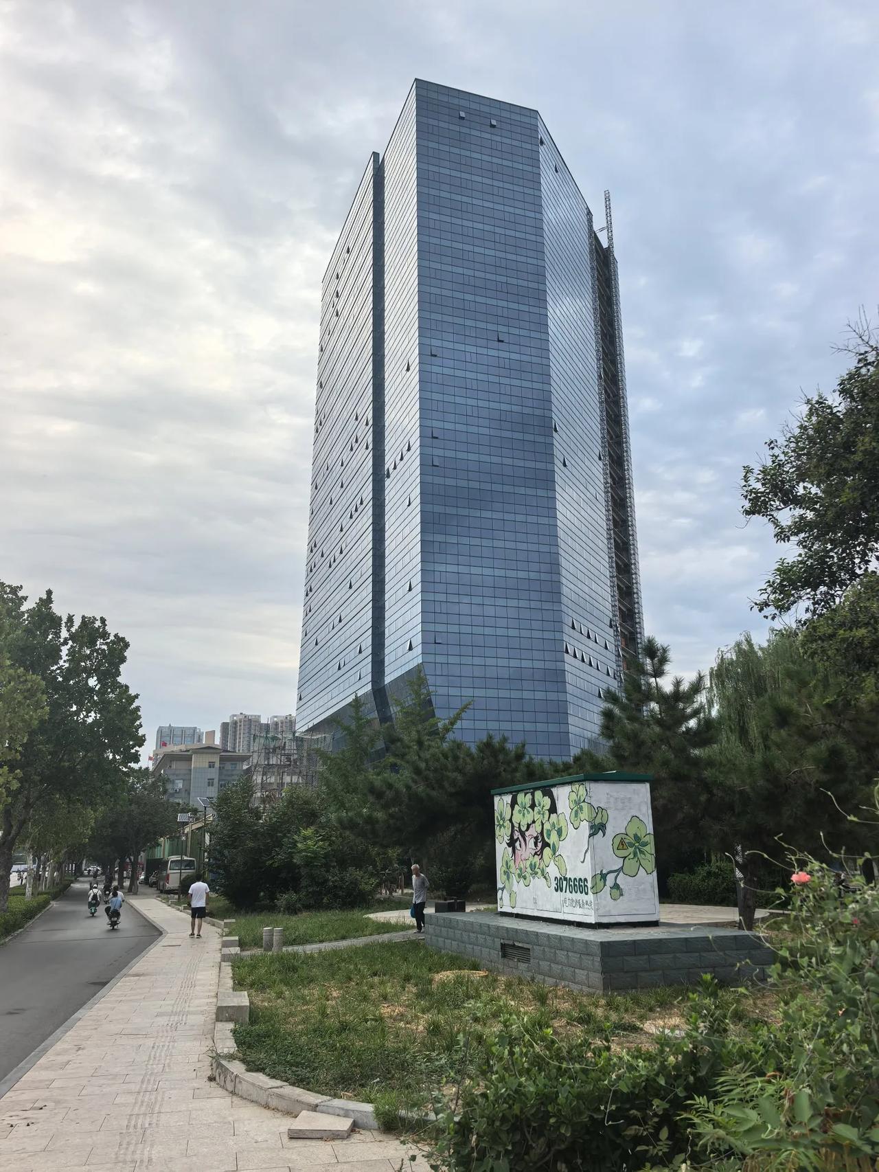 它让我们在喧嚣中觅得宁静,于挫折里坚守希望