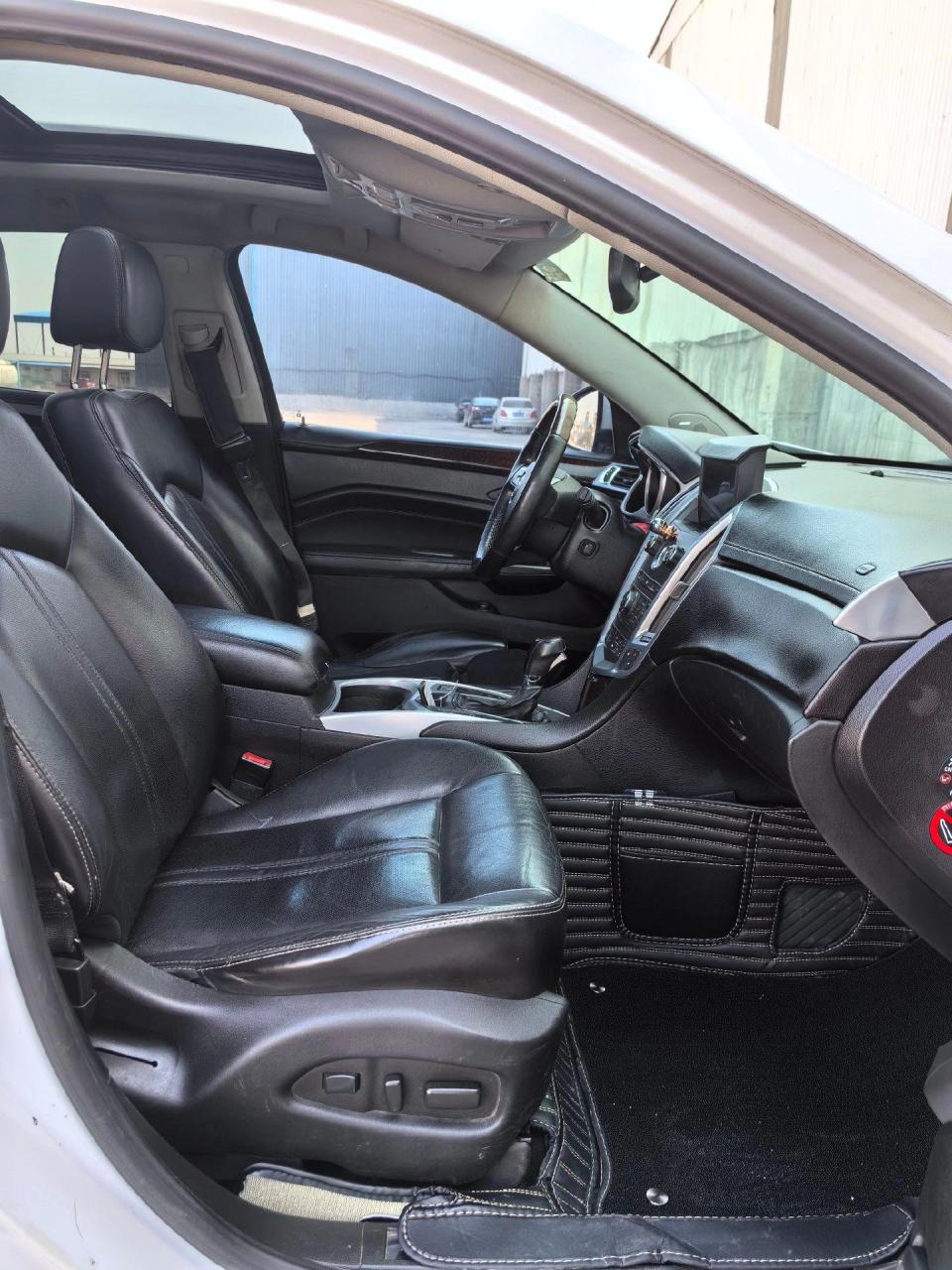 全款三万大, 12年凯迪拉克srx,3.