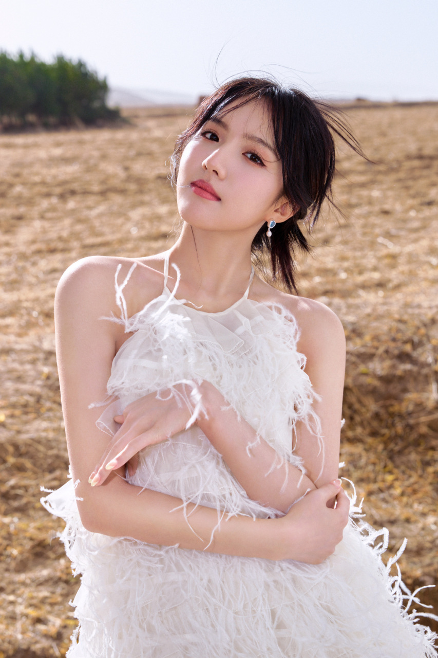 苏晓彤,黑白穿搭生日写真大赏