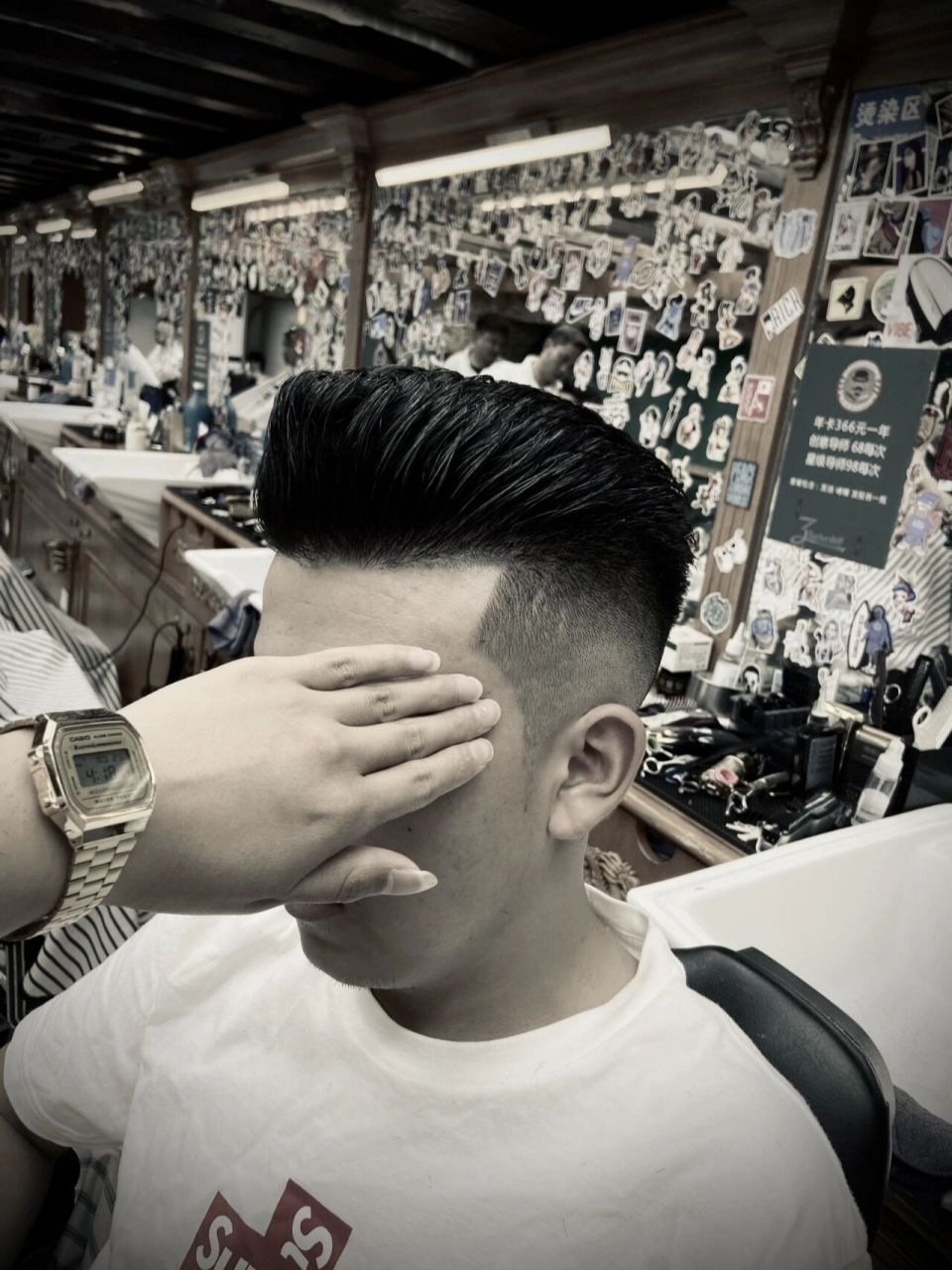 经典款蓬巴杜发型 蓬巴杜 庞巴杜是以法国社交名媛庞巴杜夫人的名字