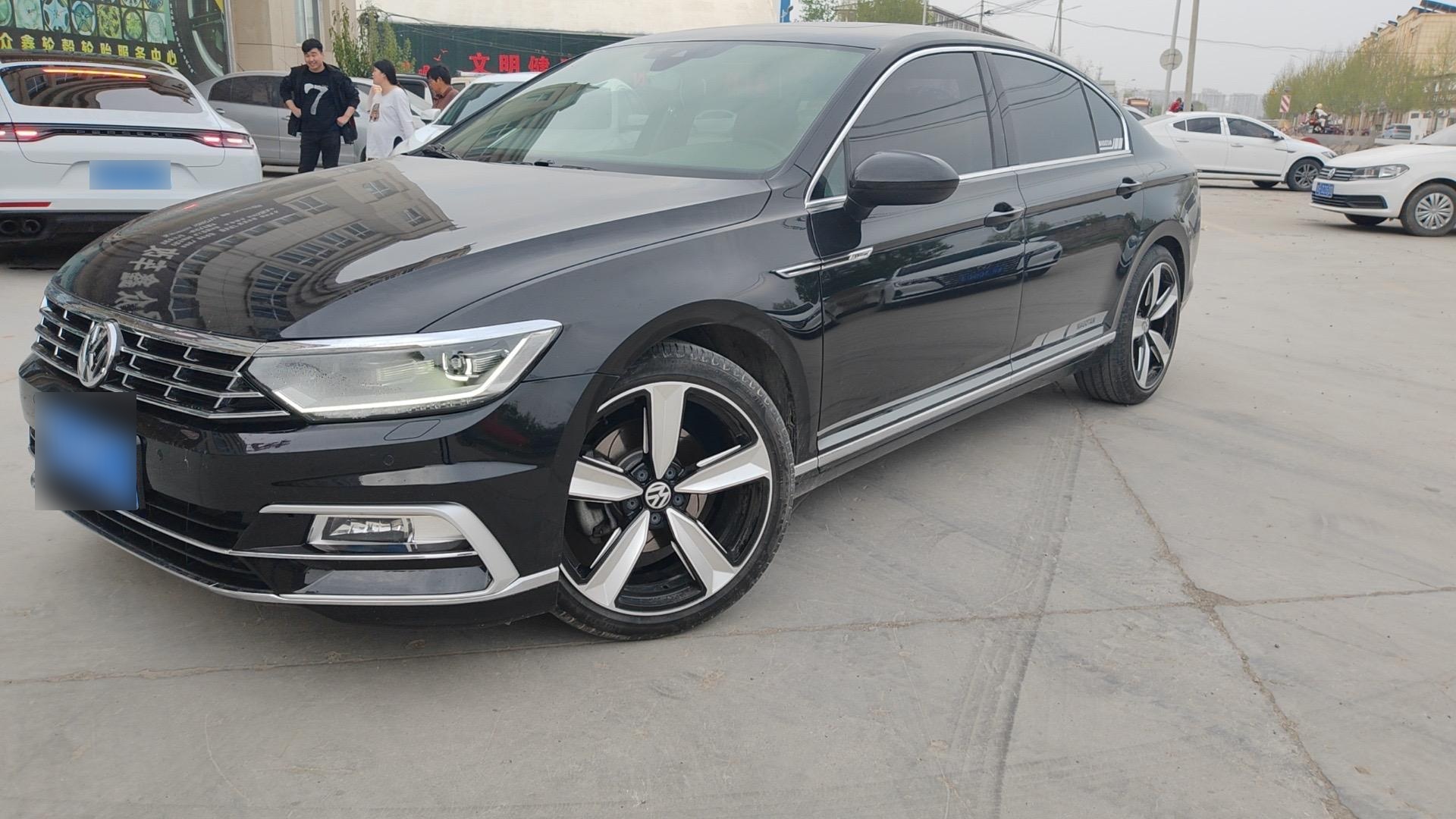 迈腾大宝剑轮毂改装图片 大众迈腾更换19寸大轮毂,搭配倍耐力轮胎