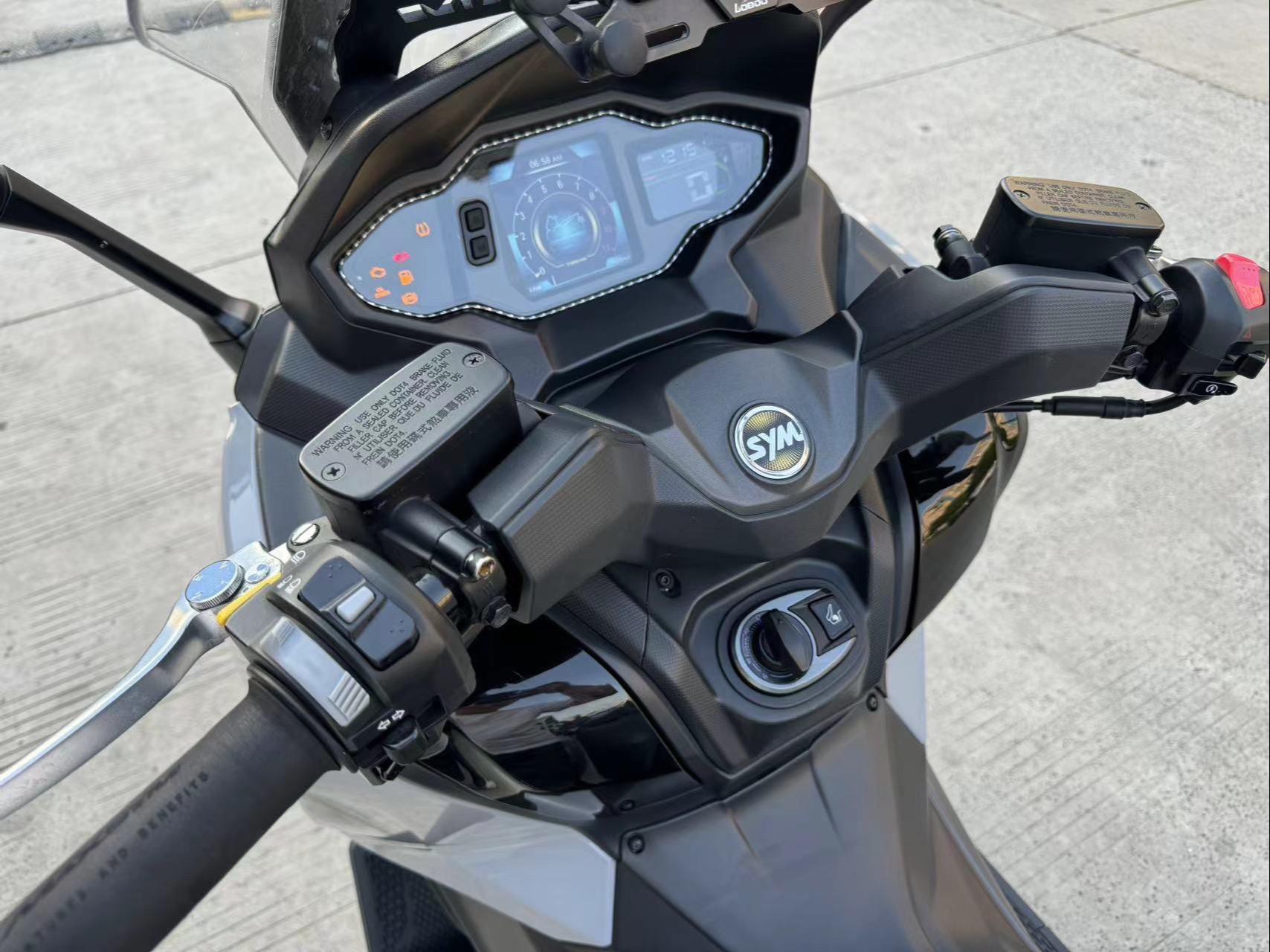 2020年三阳tl500 改装全段万虎排气(原排也在) 米其林半热熔胎 rk链条