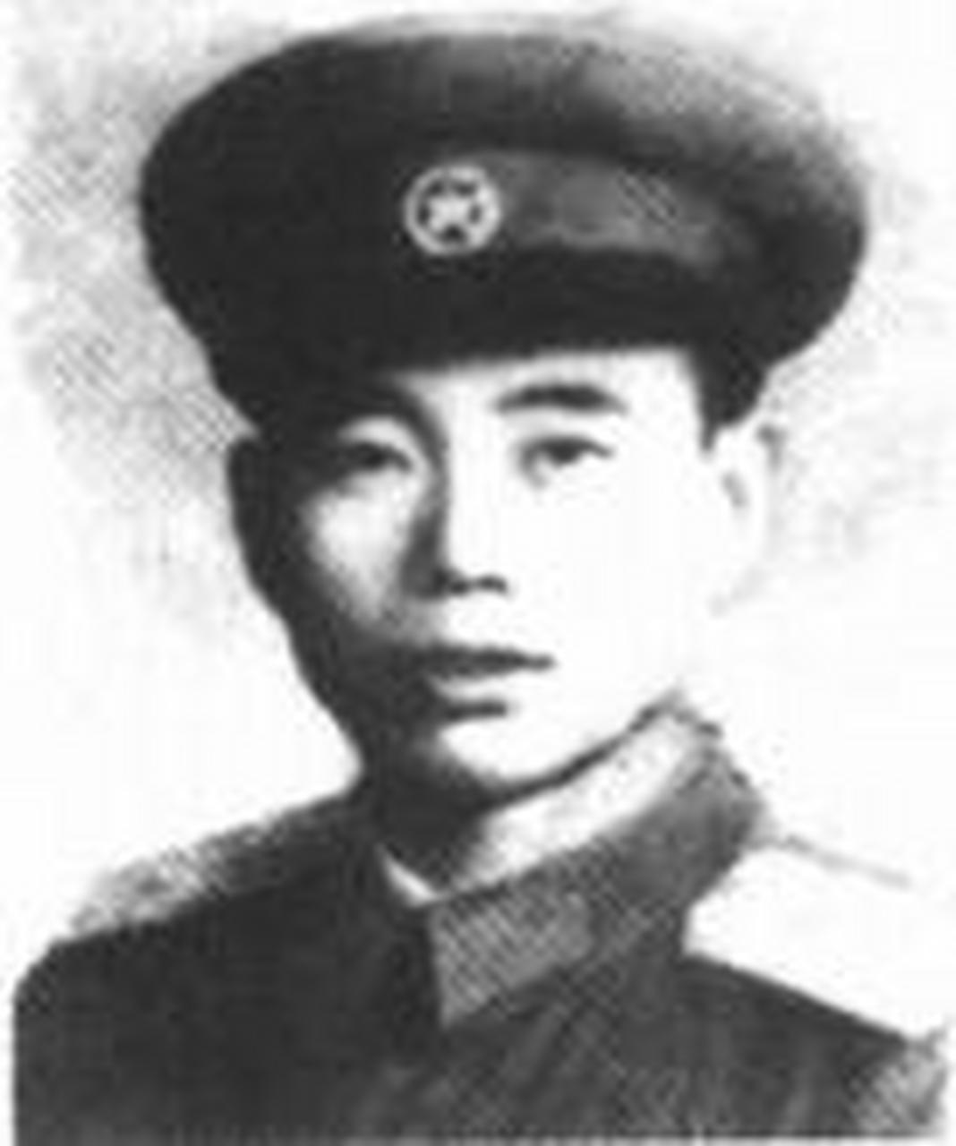 潘金生,1937年出生于丹徒县大路镇新港村一个贫苦农民家庭.
