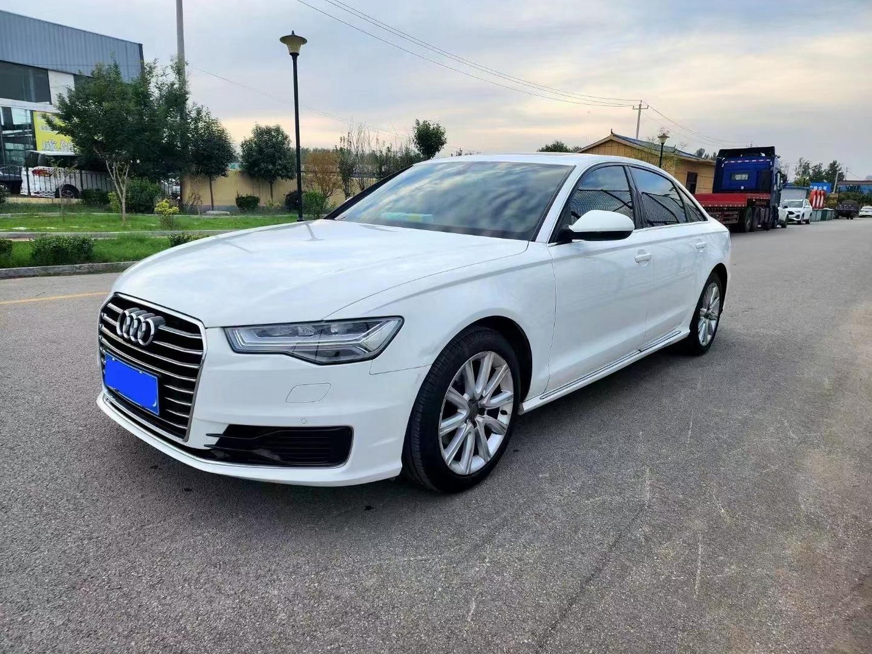 18款17年底上牌,白色奥迪a6l,6.5万公里.