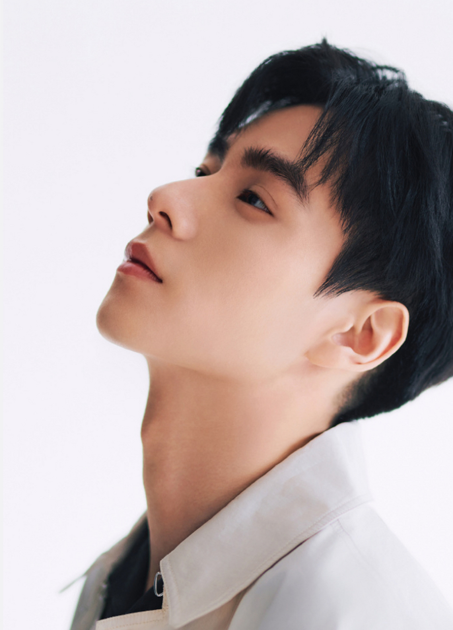 胡一天超话#胡一天发长文谈三十岁#你好,三十岁的胡一天.