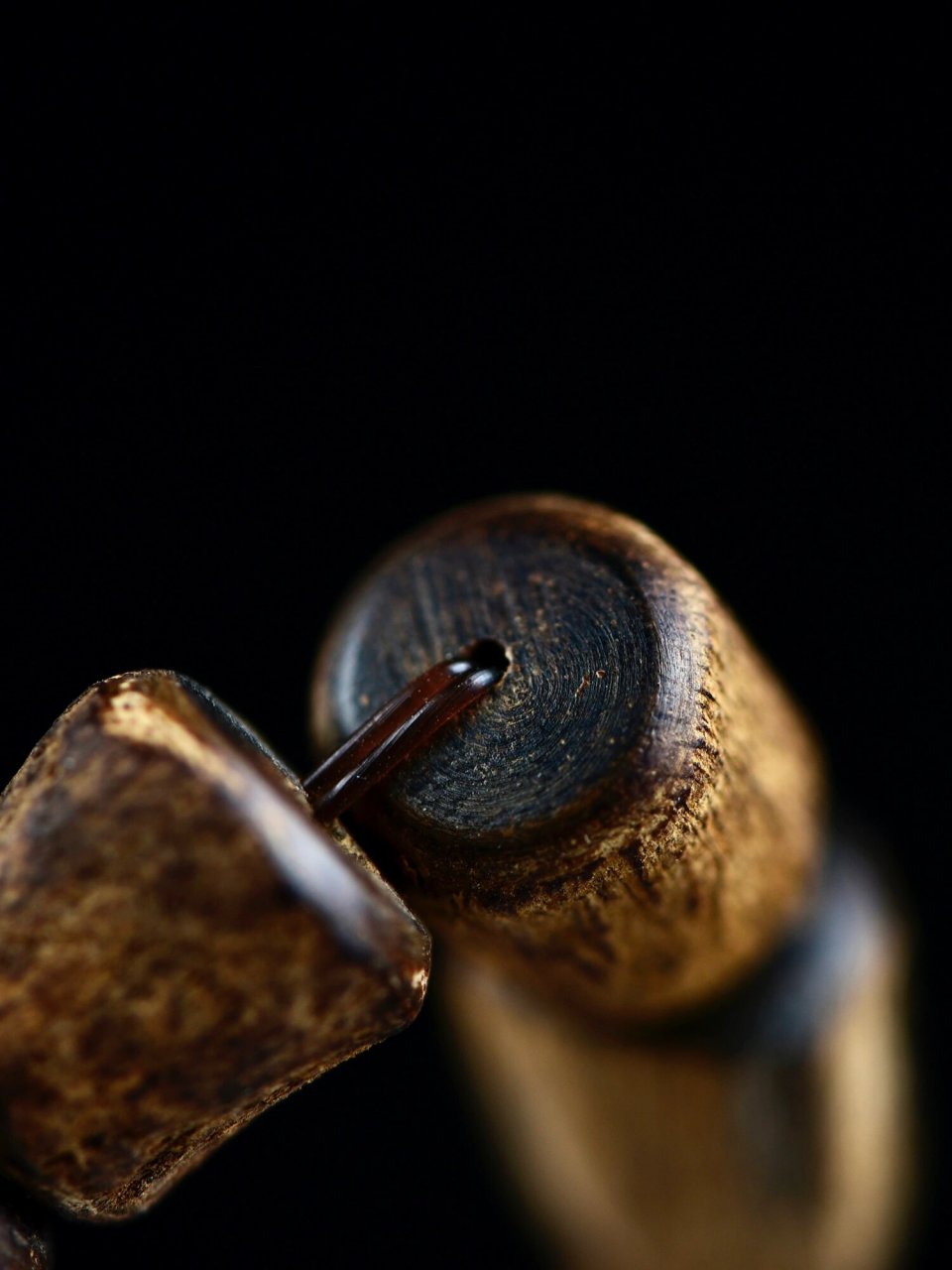 真正的红土沉香手串(沉水) 【名称】沉水越南富森红土沉香手串 【规格