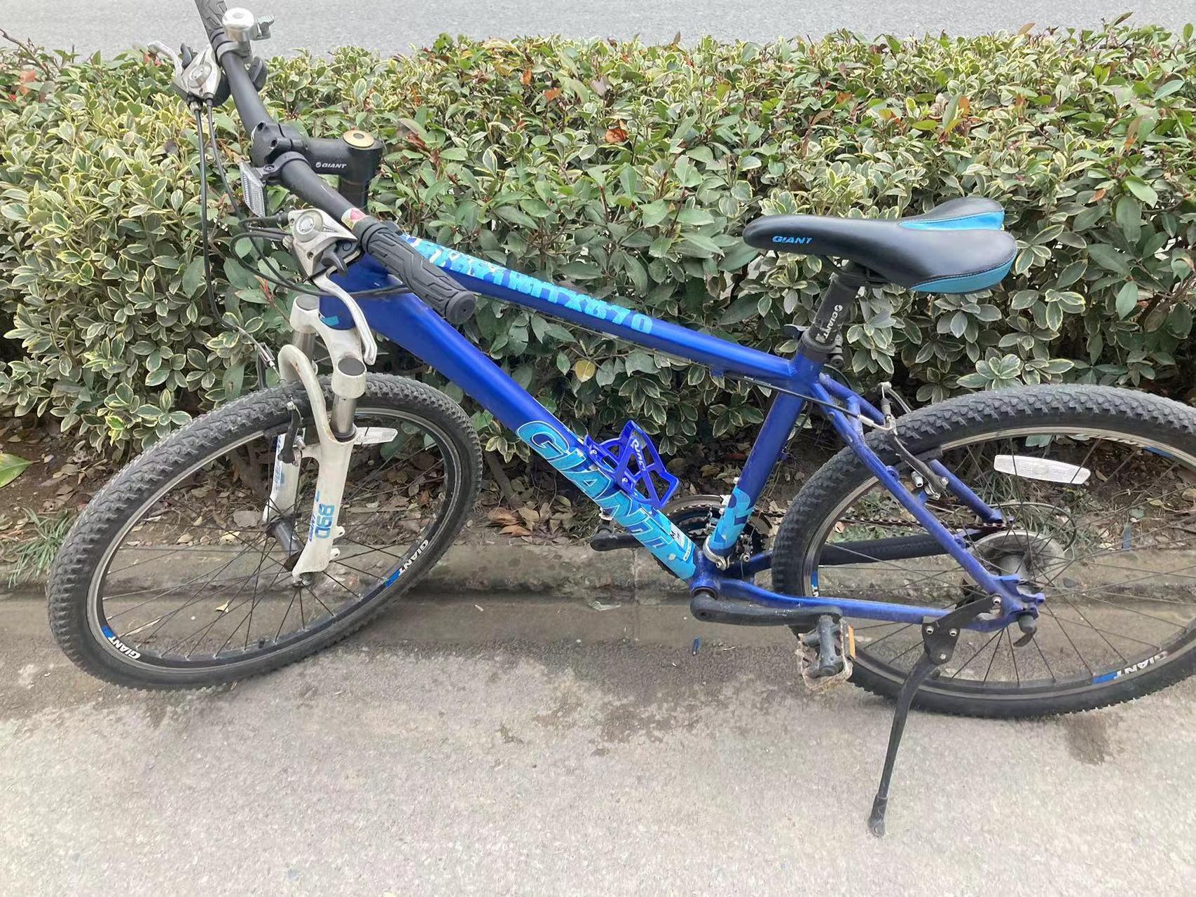 捷安特atx670涂鸦版 giant铝合金山地车自行车   成色如图,功能完好