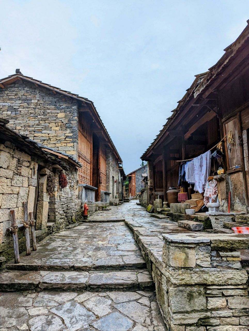 贵州安顺 云峰屯堡云山屯 贵州省安顺市西秀区的云峰屯堡,也是明代四